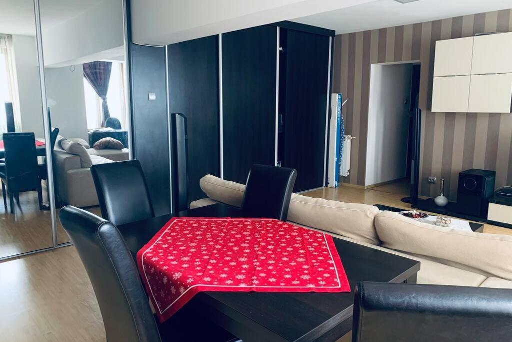 Cozy 2 Rooms Apartment Close To City Center Bucharest Luaran gambar