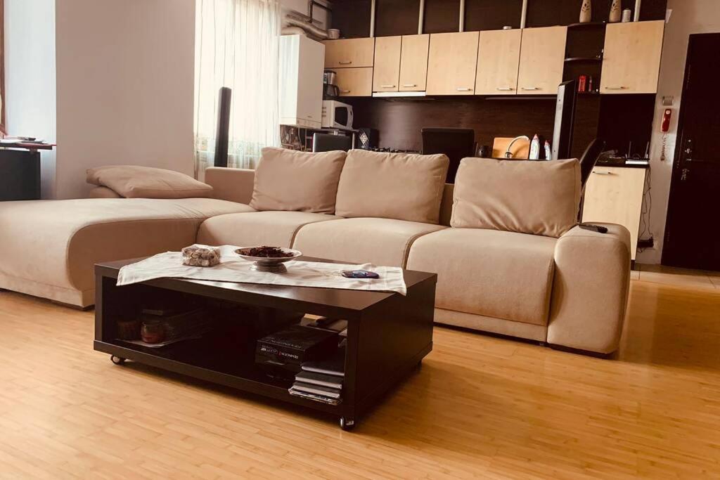 Cozy 2 Rooms Apartment Close To City Center Bucharest Luaran gambar