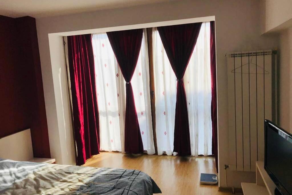 Cozy 2 Rooms Apartment Close To City Center Bucharest Luaran gambar